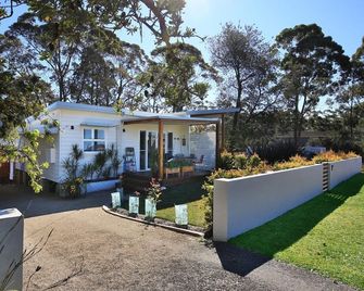 Jervis Bay Beach Shack I Pet Friendly - Vincentia - Outdoor view