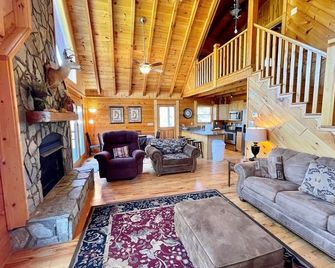 Waters Edge - Jefferson, Nc - Jefferson - Living room