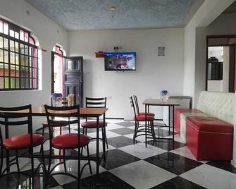 Guest House Hotel Chrisna - Hostel - Nairobi - Restaurante