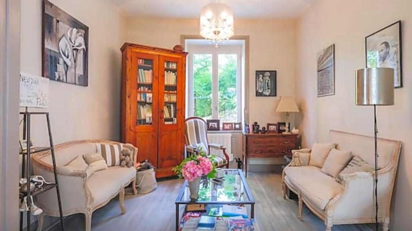 Maison de charme 1930 proche Lyon