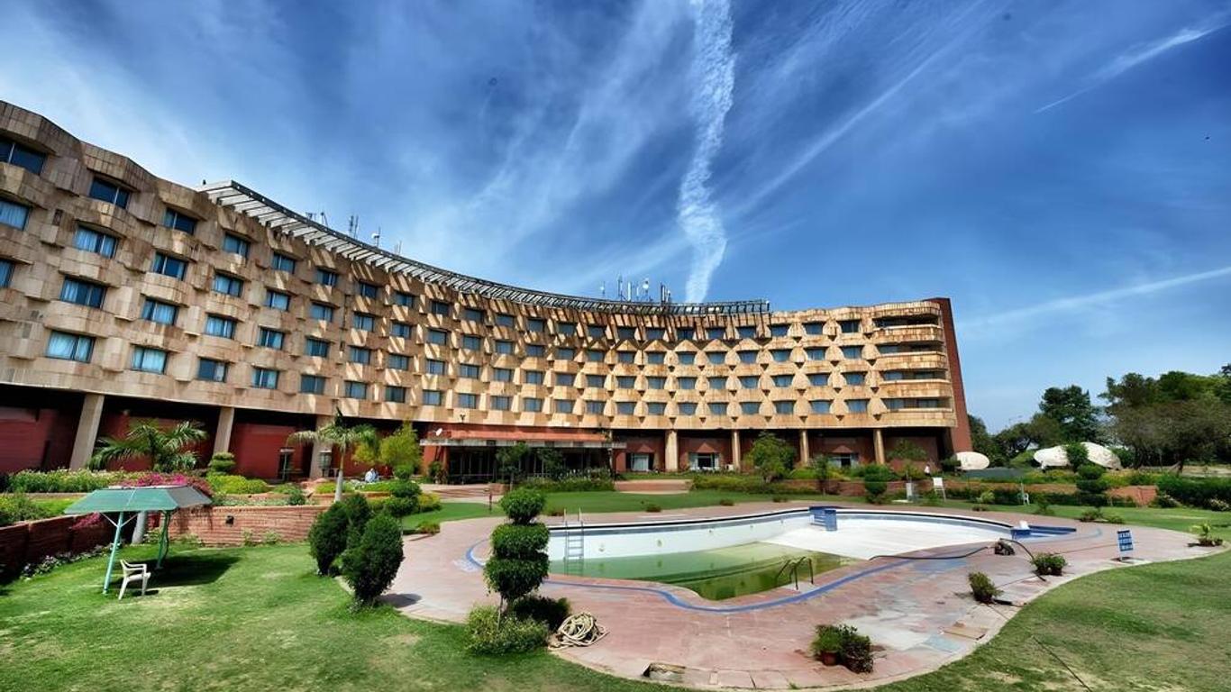 Centaur Hotel