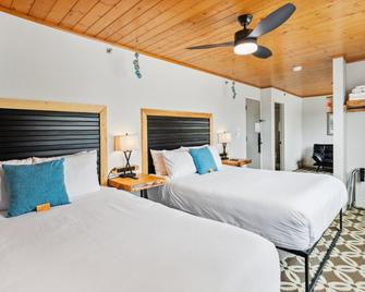 Highliner Hotel - Deluxe Double Queen with Mountain View - Anchorage - Habitación