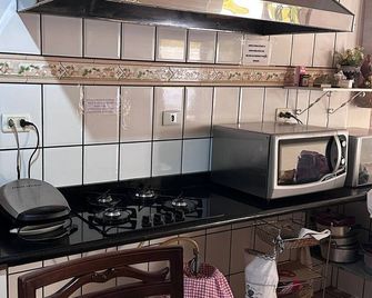 Pousada Lopes na Fama - Goiânia - Küche
