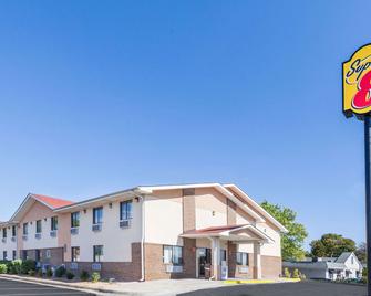 Super 8 by Wyndham Winchester VA - Winchester - Rakennus