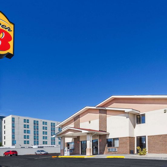 Building view of Super 8 by Wyndham Winchester VA