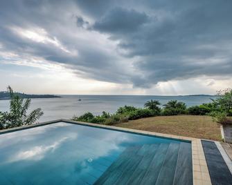 Redcliffs by The Serendipity Collection - Weligama - Svømmebasseng