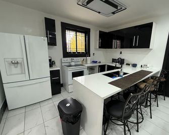 Motorcity Haven in the Heart of Downtown Detroit - Detroit - Cocina