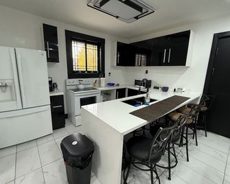 Motorcity Haven in the Heart of Downtown Detroit - Detroit - Cocina