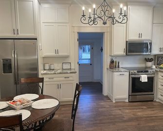 Welcome to The Southern A warm retreat that you will not want to leave. - Corinth - Keuken