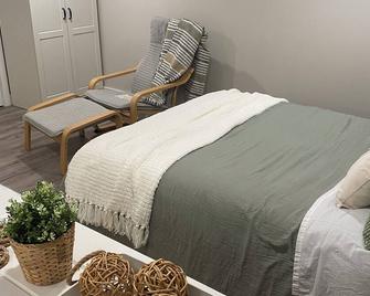 Gertie's Nook: Charming Private Studio Space close to everything! - Dartmouth