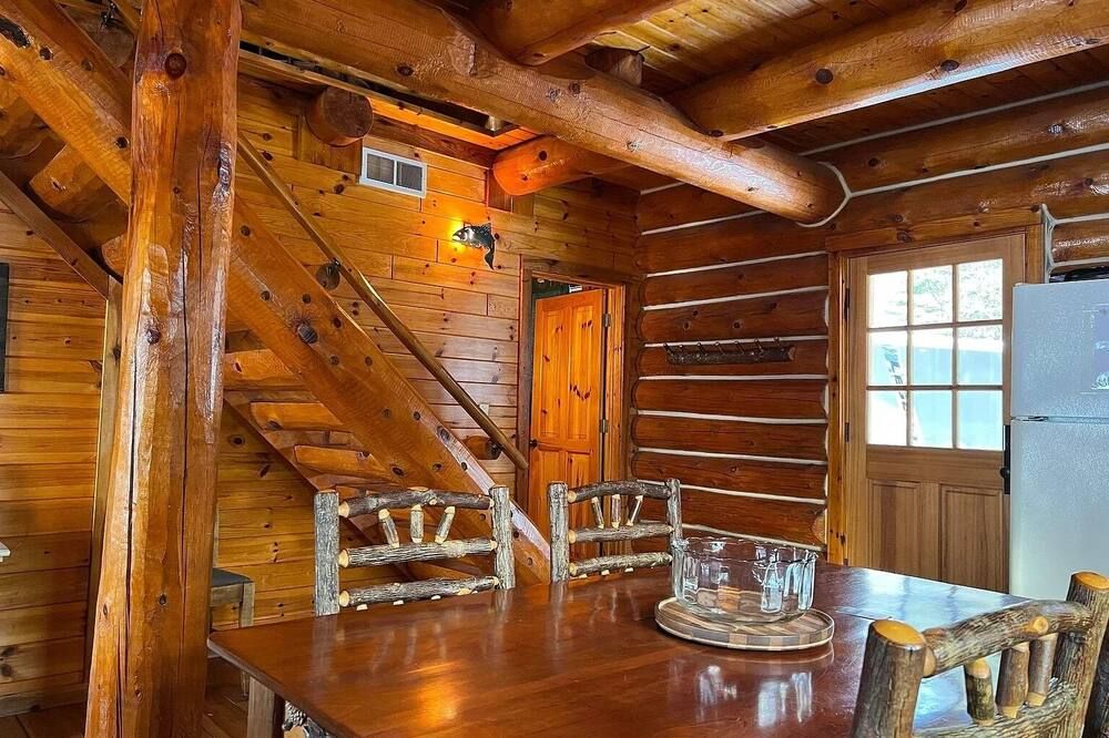 Cozy Cabin on Lake Manistee - Kalkaska - Eetruimte