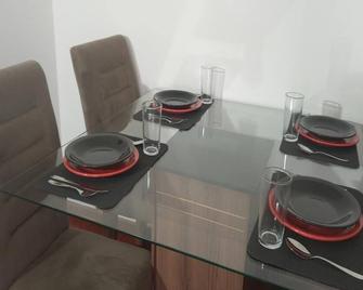 Apartamento funcional e confortável em Curitiba - Curitiba - Dining room