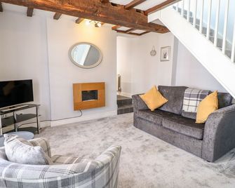 End cottage - Ashbourne - Living room