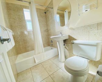 A 1 A Super Inn - Ormond Beach