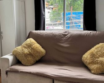 Close to everything, yet safe. - Rio de Janeiro - Living room