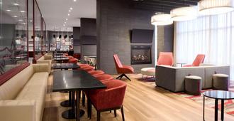 Residence Inn by Marriott Montreal Airport - Montreal - Byggnad