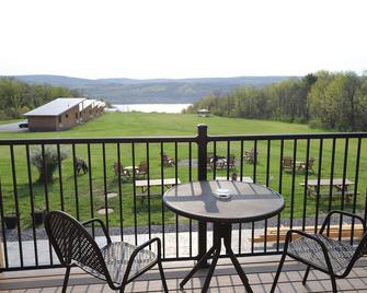 Lakeside Resort - Watkins Glen - Balcon