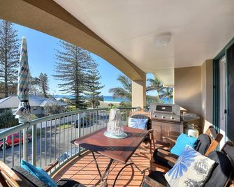 Pacific Place Apartments - Bilinga - Balcony