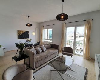 Prestige Luxurious 120m2 next to UN offices Lac2 - Tunis - Salon
