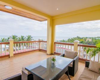 Tropical Palace Hotel - San Pedro Town - Balcony