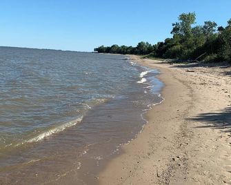 Year-round getaway near the lake. - Winnipeg Beach - Beach