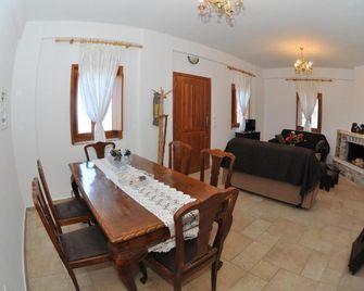 Laconian Bay - Vatheia - Dining room