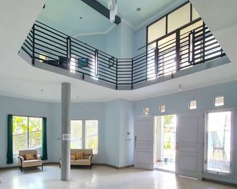 Candi Panggung Family Guest House Syaria - Malang - Lobby
