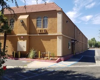 Lotus by Hotel Inn - Ontario - Edificio