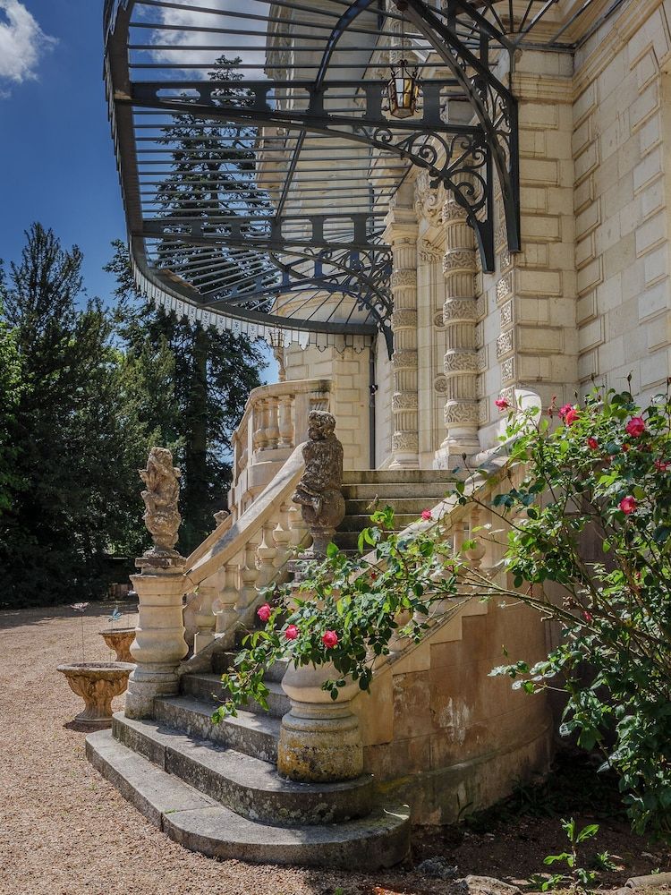 Château des Orchidées Stay in a French Castle - סאומו - נוף חיצוני