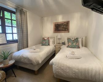 The Rising Sun Inn - Longfield - Bedroom