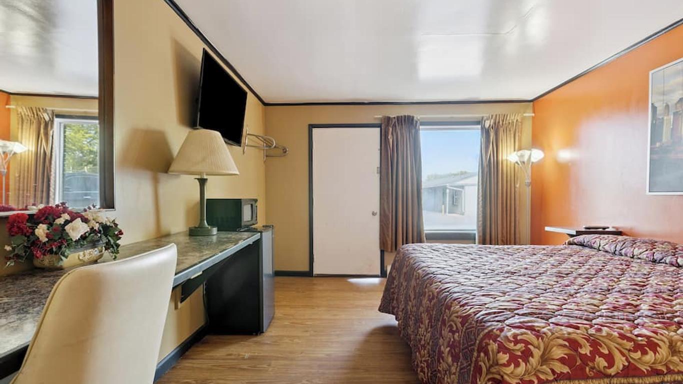 Currys Motel Saginaw