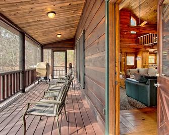 Picture-perfect cabin with private hot tub, deck space, & more - Blue Ridge - Balcony