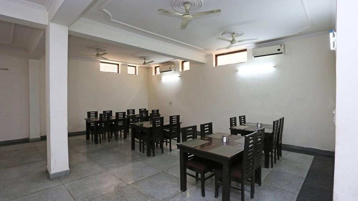 Fabhotel F9 H Block Sector 51