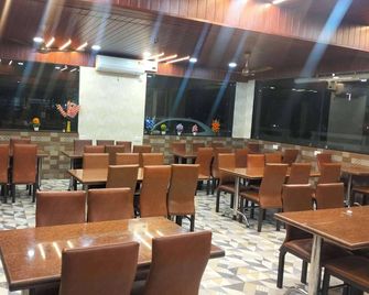 Hotel Kvr Residency - Tada - Restaurante