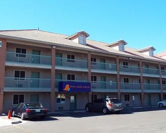 Intown Suites Extended Stay Phoenix Az - West - Phoenix - Building