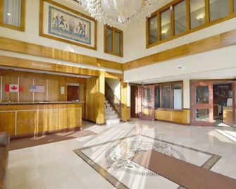 Woodbine Hotel and Suites - טורונטו - לובי