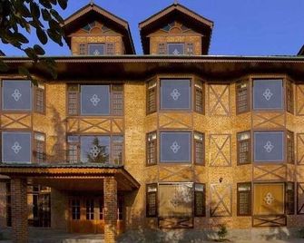 Four Season Resort - Srinagar - Building