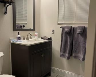 Refreshing and relax - Redding - Bathroom