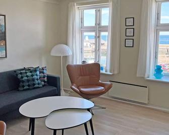 3 Person Holiday Home in Svaneke - Svaneke - Sala de estar