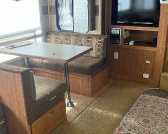Cozy Rv In Serene Bay Minette With Wifi, Ac - Bay Minette