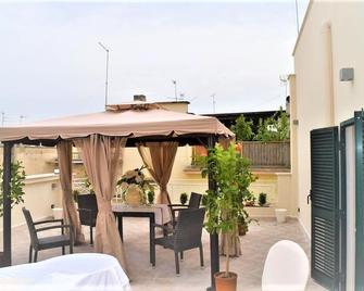 DomuS al Corso con servizio B&B - Canosa di Puglia - Patio