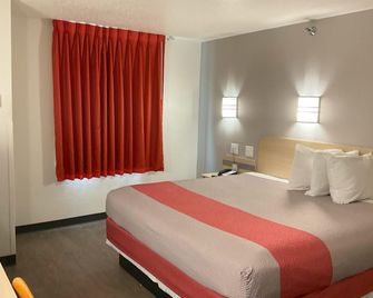 Motel 6 Jackson Airport - Pearl, MS - Pearl