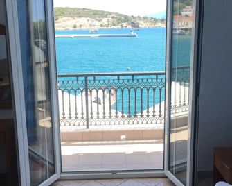 Hotel Damo - Pythagorio - Balkong