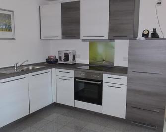 Beautiful vacation apartment in a sunny, quiet location - Biberach an der Riß - Küche