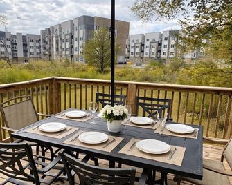 Ranch Home! Near Uncc, Medieval, Pavilio - Charlotte - Balkong