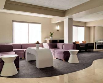 Spark by Hilton Waldorf - Waldorf - Lounge