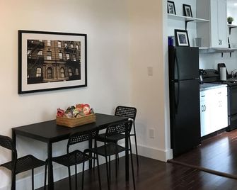 Modern 2 BR/1B centrally located apt. near SLU in Canton, NY - Canton - Restaurant