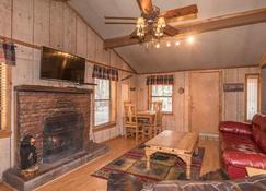 Canyon Cabins - Ruidoso - Living room