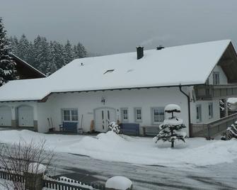 Ferienhaus Wellisch - Lohberg - Gebäude