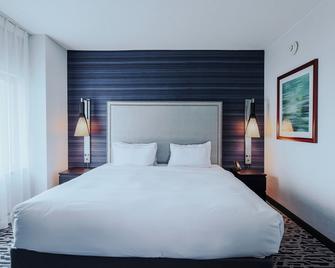 DoubleTree Suites by Hilton & Conference Center Chicago - Downers Grove - Downers Grove - Slaapkamer